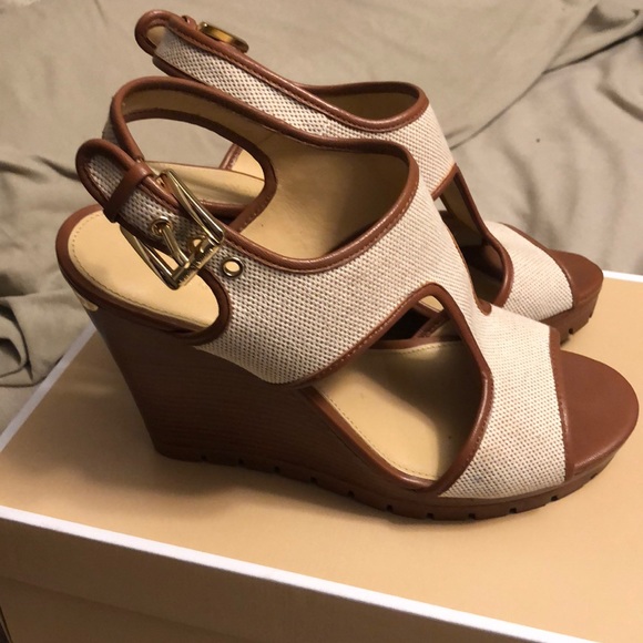 Michael Kors wedges - Picture 2 of 5